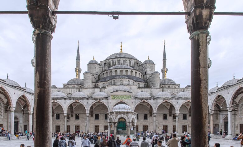 Grafika przedstawiająca meczet w Turcji.