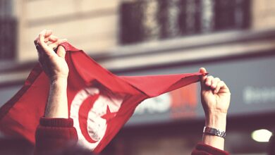 Protesty w Tunezji mają bardzo złożony polityczno-gospodarczy kontekst.