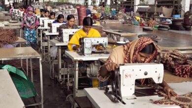 Fast-fashion uniemożliwia poprawę warunków pracy w Bangladeszu.